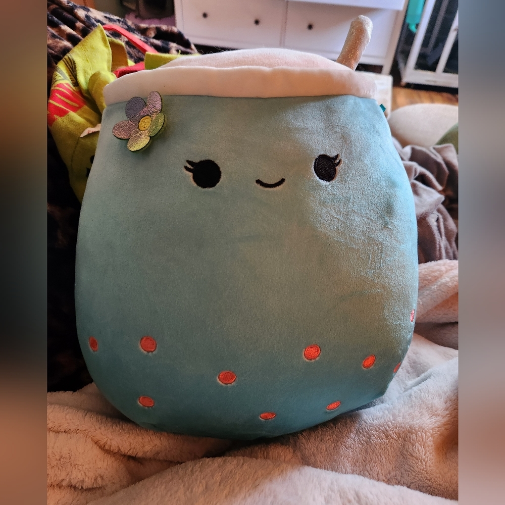 Blue bobba squishmallow